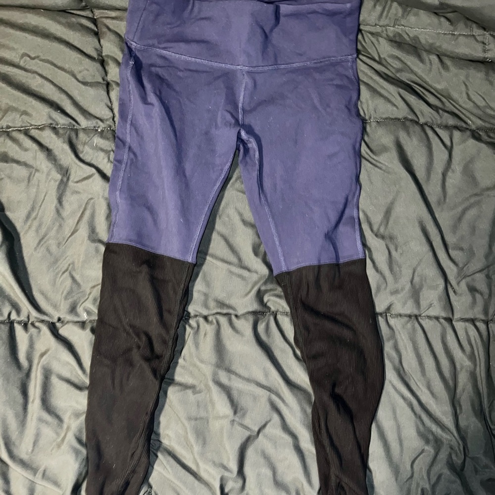 ALO YOGA Goddess leggings navy blue and black size medium